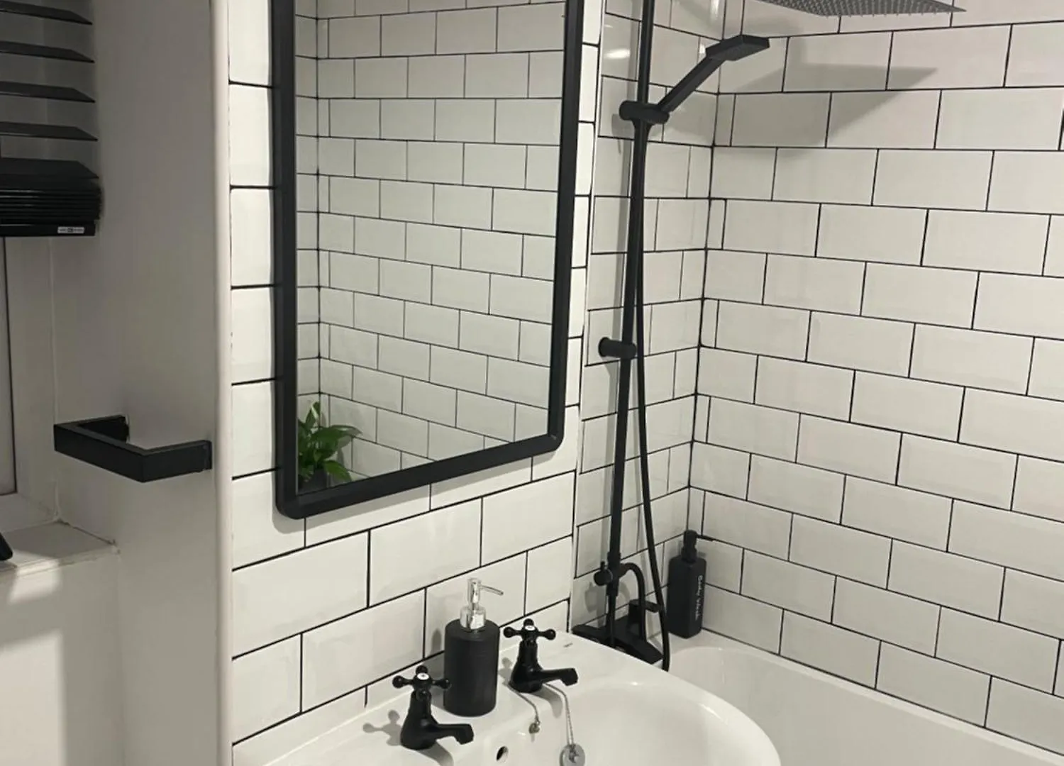 홈스테이 Cosy Home From Home With Private Bathroom - Free Parking 카디프